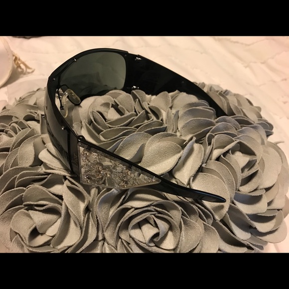 Authentic 💯 Dior Special Edition Sunglasses - Picture 3 of 9